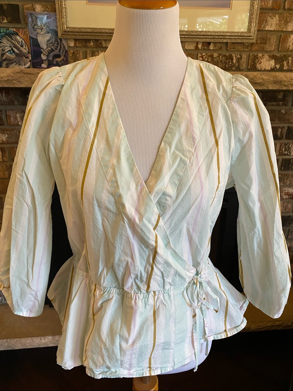 A NEW DAY 100% cotton peplum top. V-neck w/ hook. Elastic cuffs and waist. Cute! - Picture 1 of 10